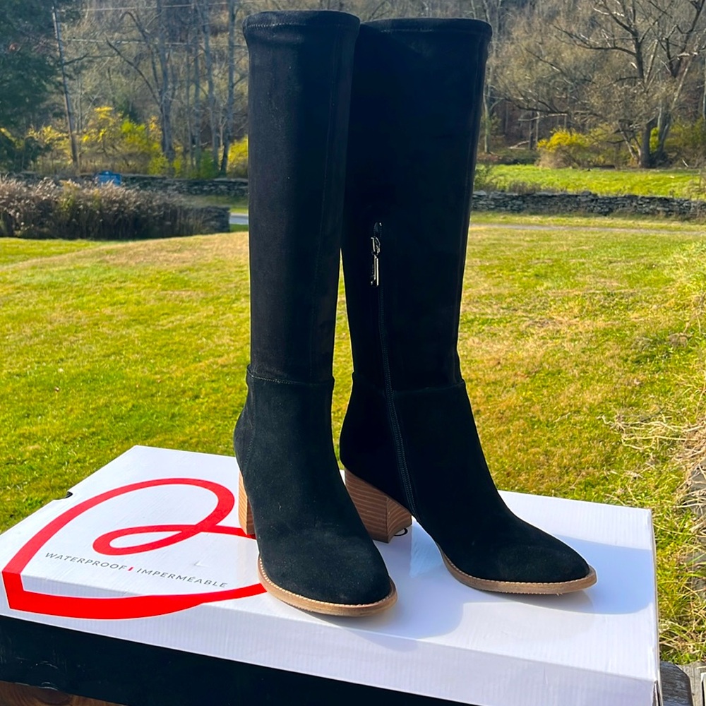 Blondo black suede boots